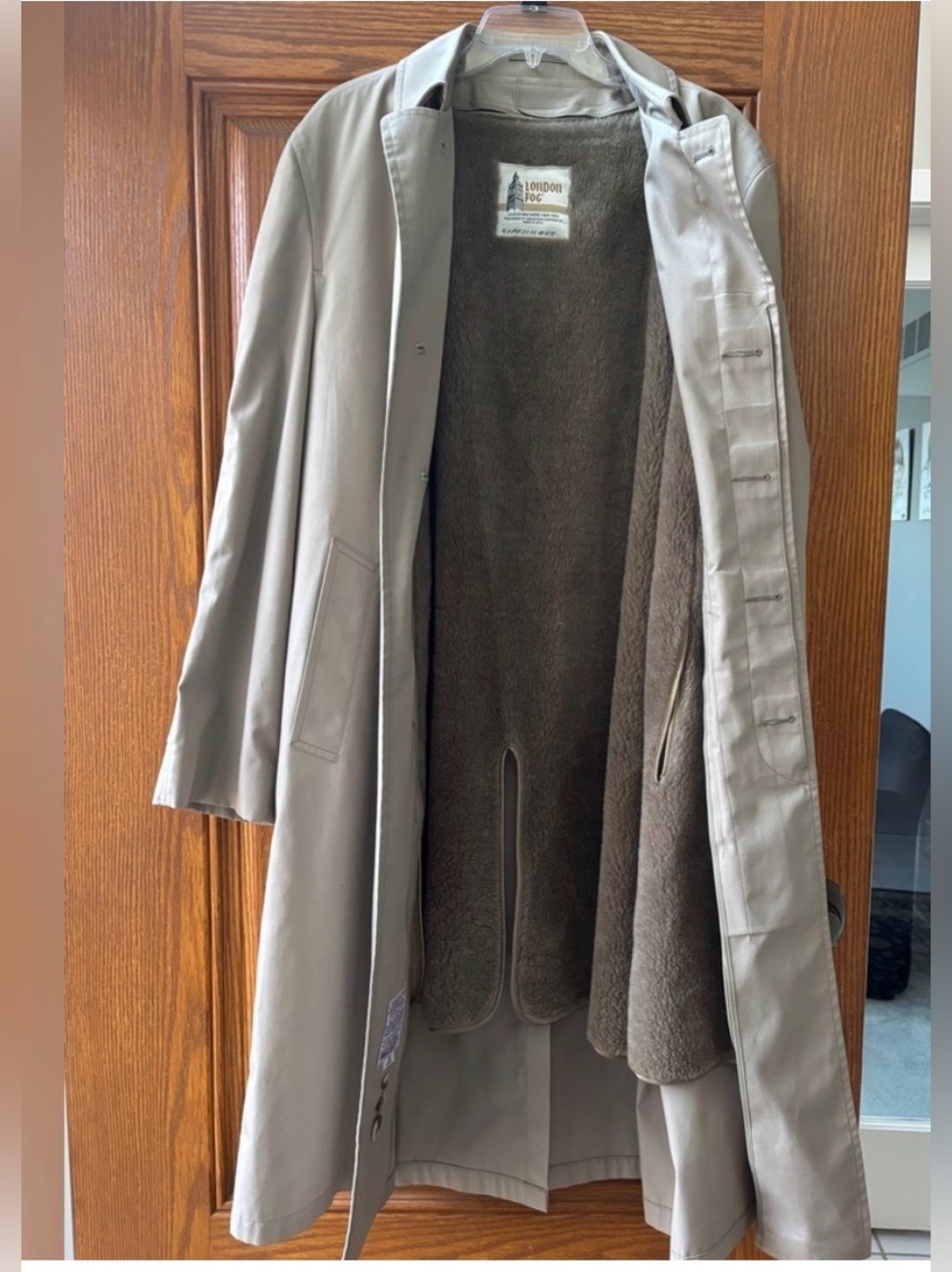 Vintage LONDON FOG Men's Tan Trench Coat, Removable Thinsulated Lining 44 Long - Picture 3 of 8